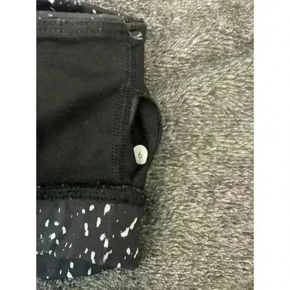 Lululemon Sports Bra Size 6 With Cups Black Mesh Back - Picture 3 of 3